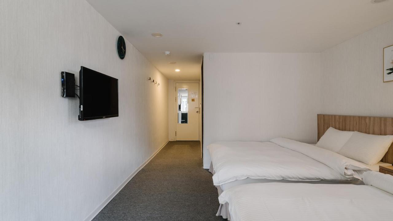 Hotel Attic Тайпей Екстериор снимка